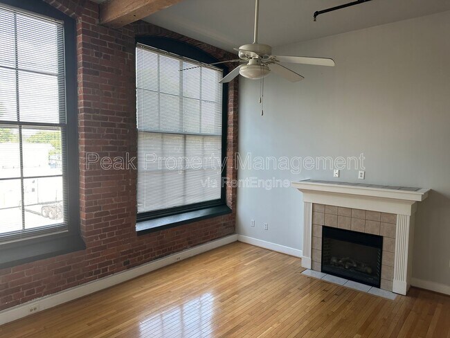 Building Photo - 801 Hinton St