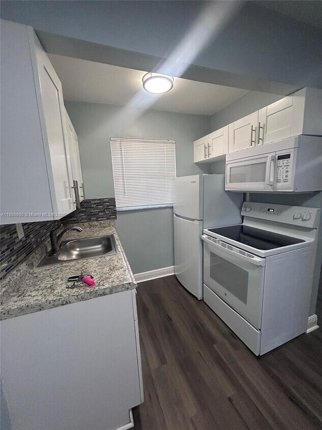 Foto del edificio - 2137 Hayes St