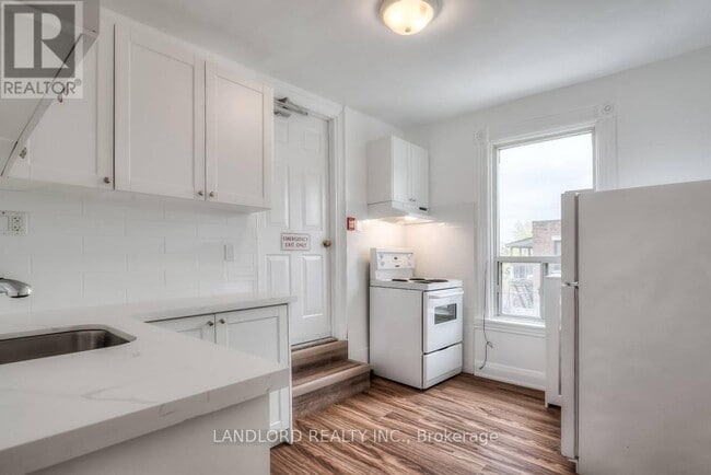 Building Photo - 45 Clinton St