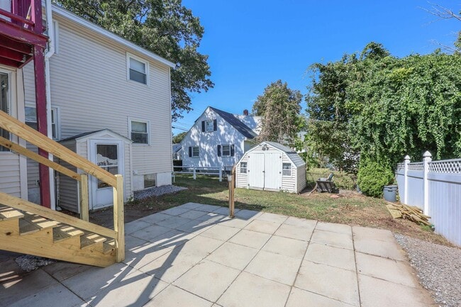 Building Photo - 245 Calef Rd