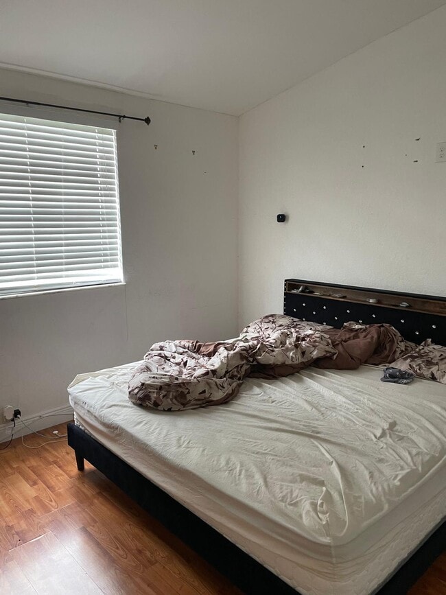 Foto del edificio - 8249 Fairway Rd