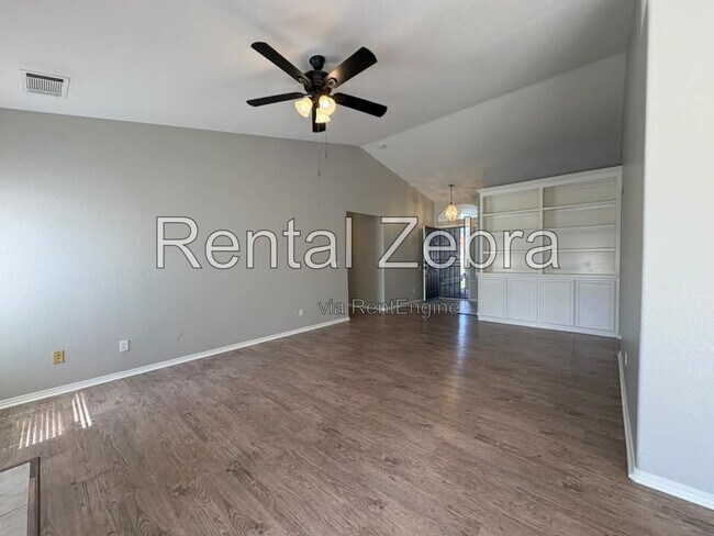 Foto del edificio - 786 Kinglet Ct