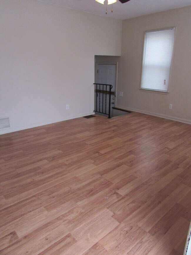 Foto del edificio - 2276 Hiawatha Park Dr