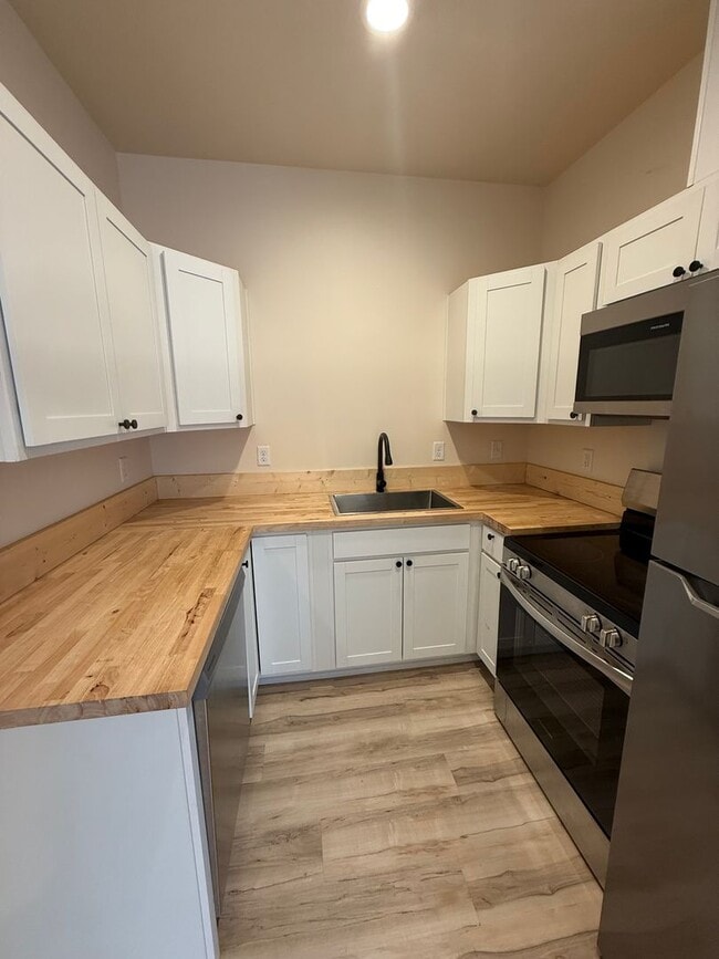 Building Photo - Stoltzfus-PM-026-0265