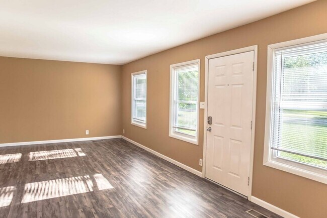 Building Photo - PRELEASING for AUGUST! In-Unit Washer and ...