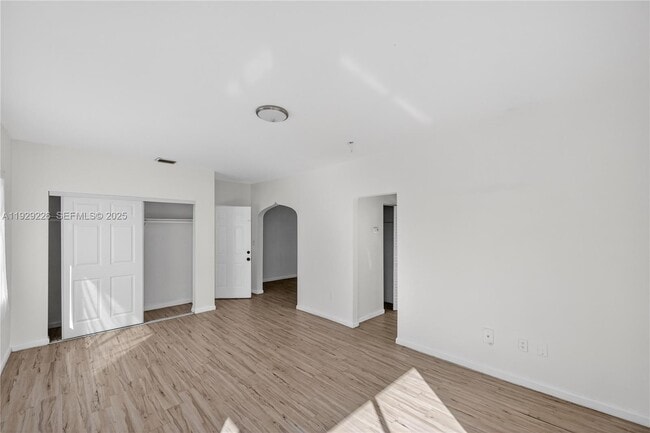 Building Photo - 1220 Marseille Dr