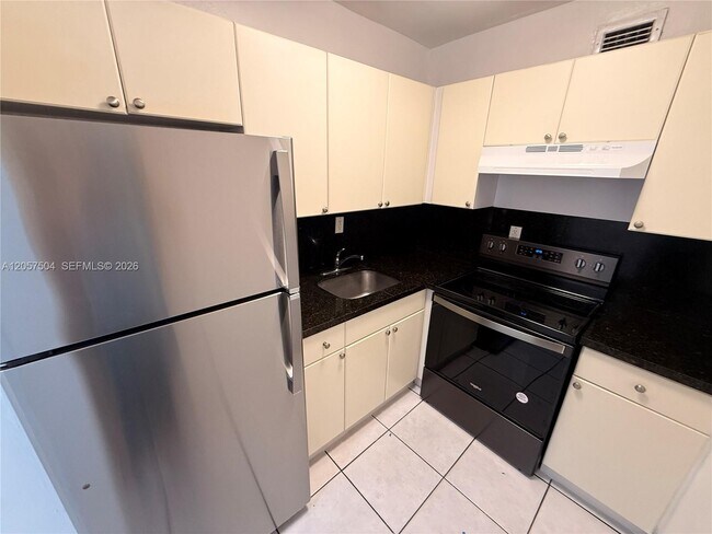 Foto del edificio - 1860 SW 22nd St