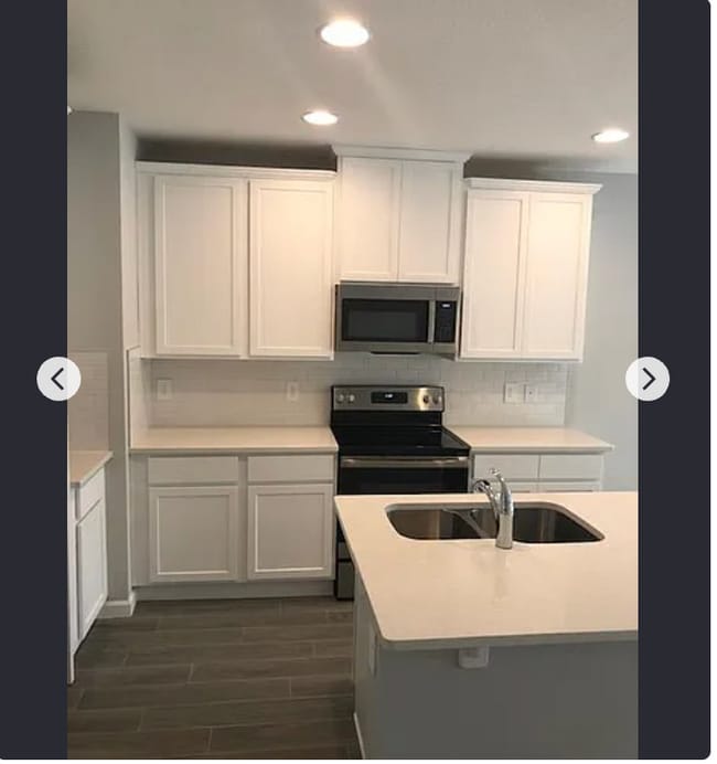 Foto del edificio - 327 Cape Honeysuckle Pl