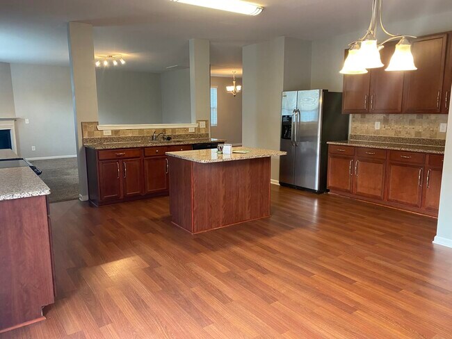 Foto del edificio - 8615 Heartleaf Rd