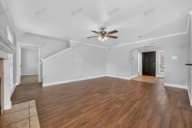 Foto del edificio - 333 Stately Oak Ln