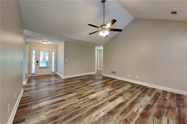 Building Photo - 3564 Saddlebrook Dr