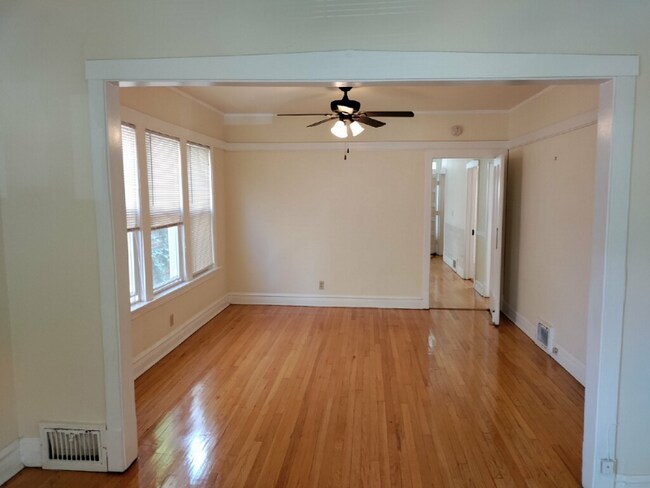 Foto del edificio - 5935 N Campbell Ave