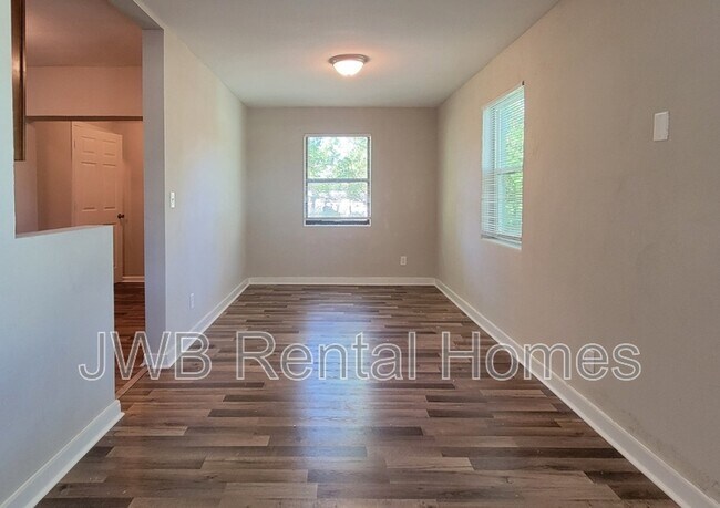 Foto del edificio - 2820 Calloway Cir