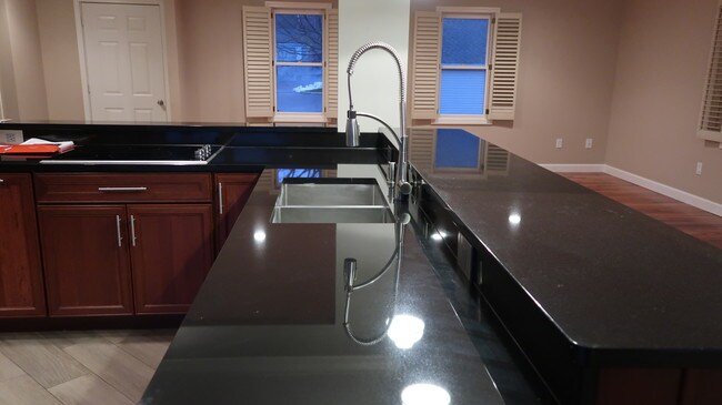 Building Photo - 31 Southgate Dr