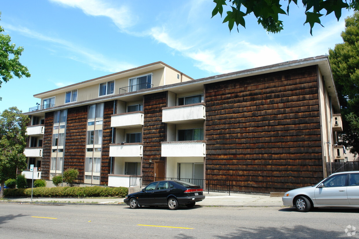 Building Photo - 2467 Warring St