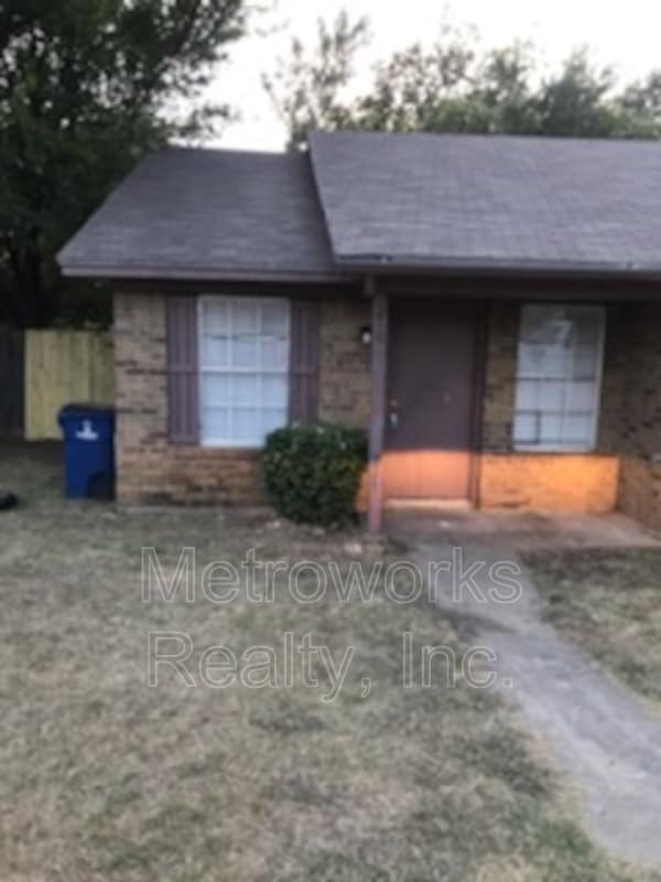 Building Photo - 218 Pine Meadow Dr