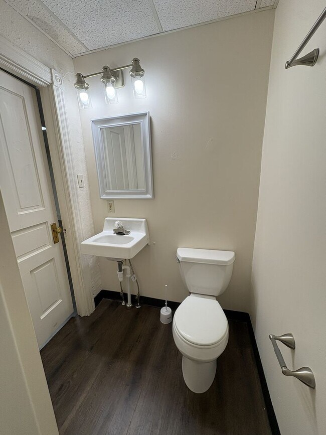 Foto del edificio - COMING SOON - Cozy 1-Bedroom in the Heart ...