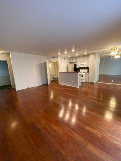 Living room with view of dining area & kitchen - 4322 Matilija Ave