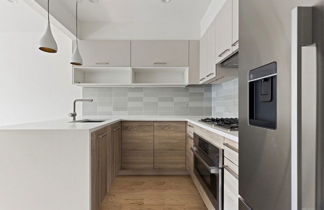 Building Photo - 479 Monroe St