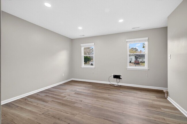 Foto del edificio - Virginia Beach Gem – 3 Bed, 2.5 Bath with Fenced Yard & Modern Upgrades