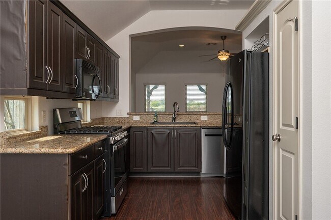 Foto del edificio - 5276 Sagewood Dr