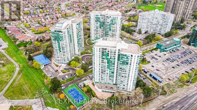 Photo du bâtiment - 4450-4450 Tucana Ct