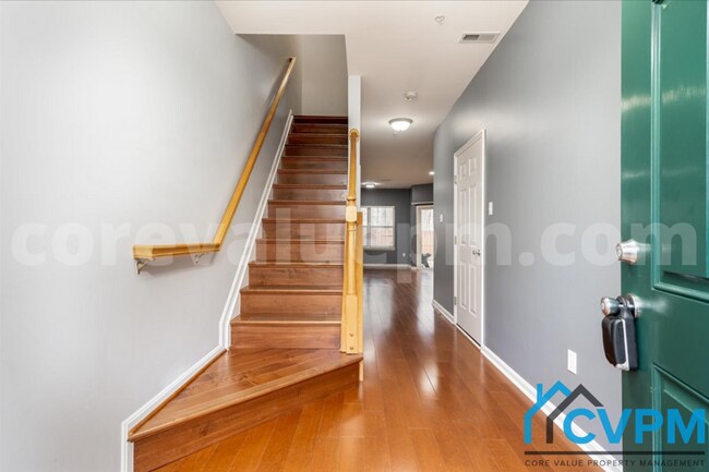 Foto del edificio - 621 Trout Run Ct