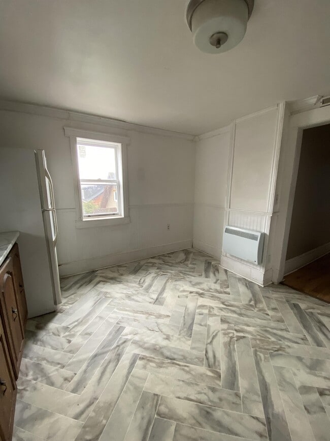 Building Photo - 381 Rue Beausejour