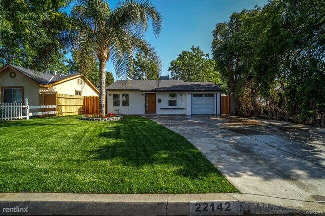 Building Photo - 4 br, 3 bath House - 22142 Wyandotte St