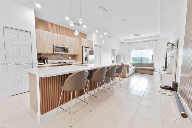 Foto del edificio - 8175 NW 104th Ave