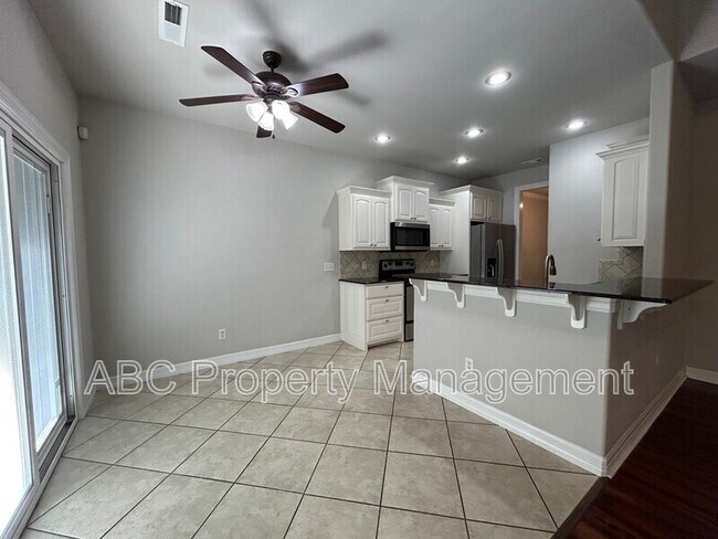 Foto del edificio - 3809 River Bend Dr