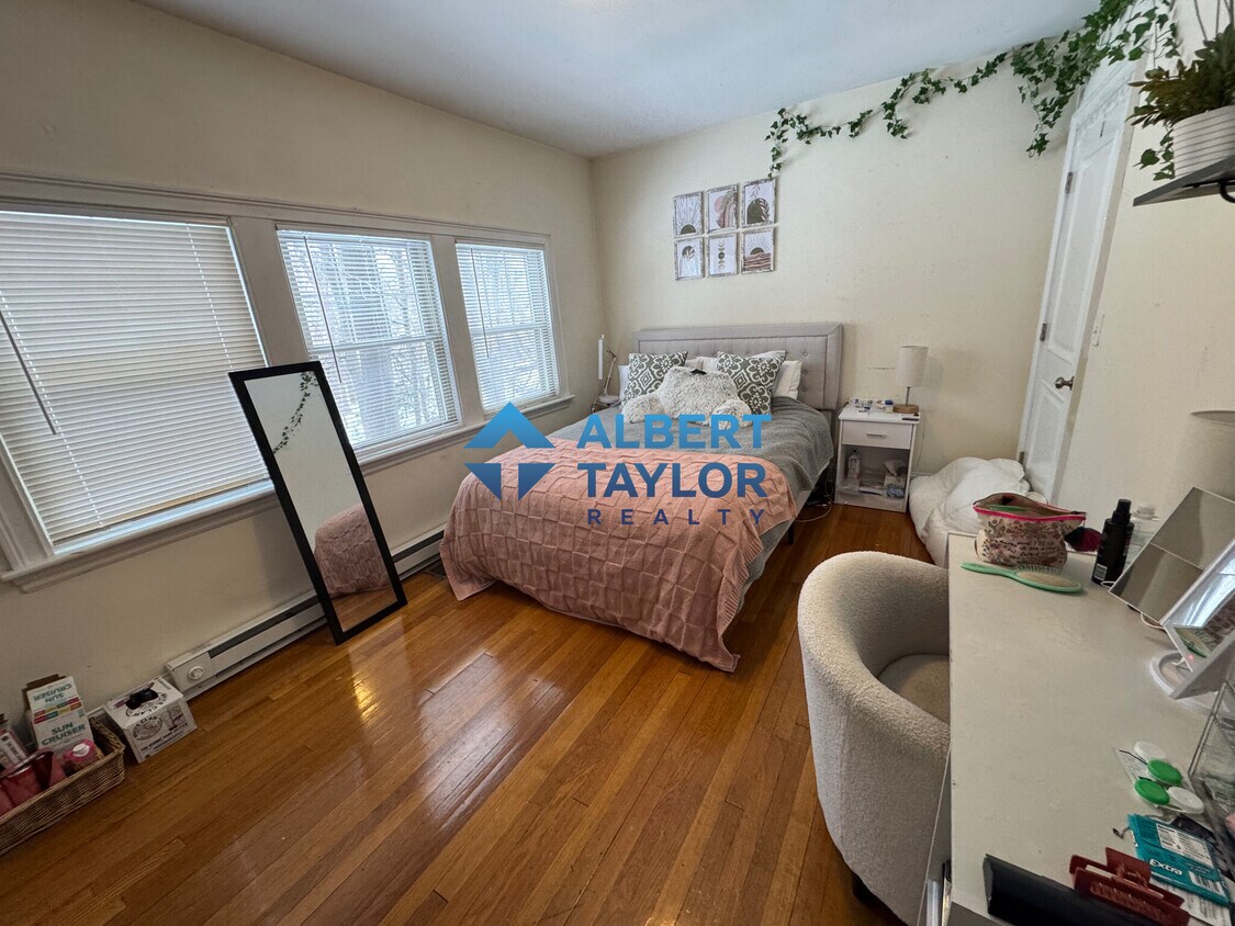 Primary Photo - 44 Greycliff Rd