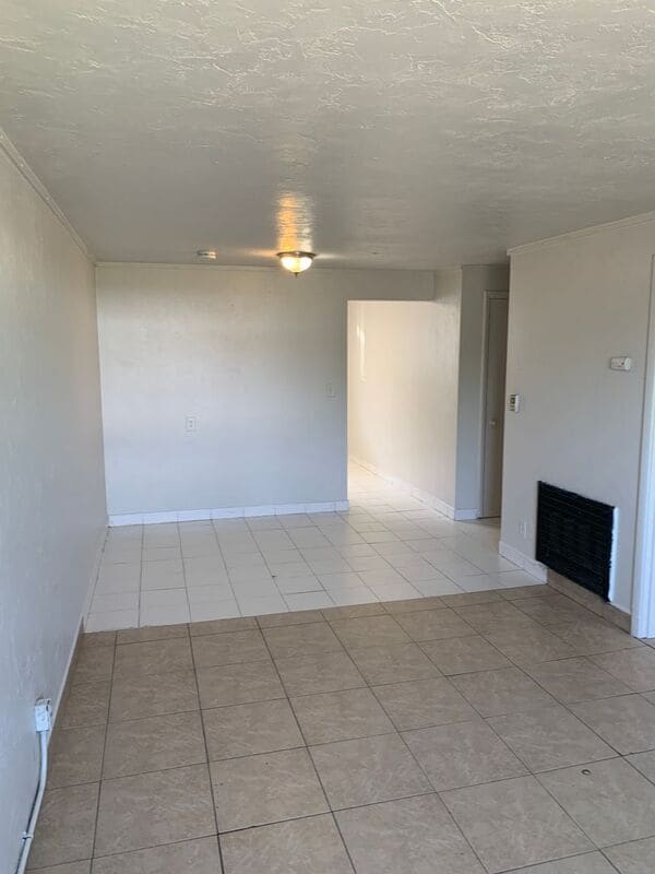 Building Photo - 928 W Ruby St