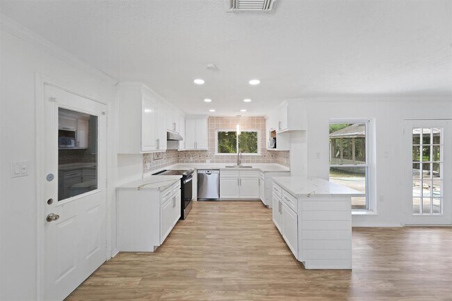 Foto del edificio - 606 Meadowlawn St