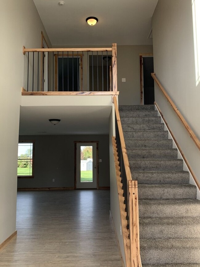 Building Photo - Gorgeous 3 bed, 2.5 bath single family hom...