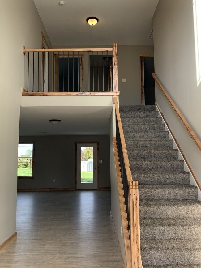 Foto del edificio - Gorgeous 3 bed, 2.5 bath single family hom...