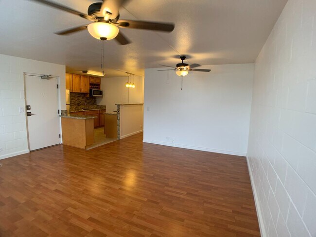 Foto del edificio - AIEA 2BR/2BA/1 Covered PKG - upgraded kitc...