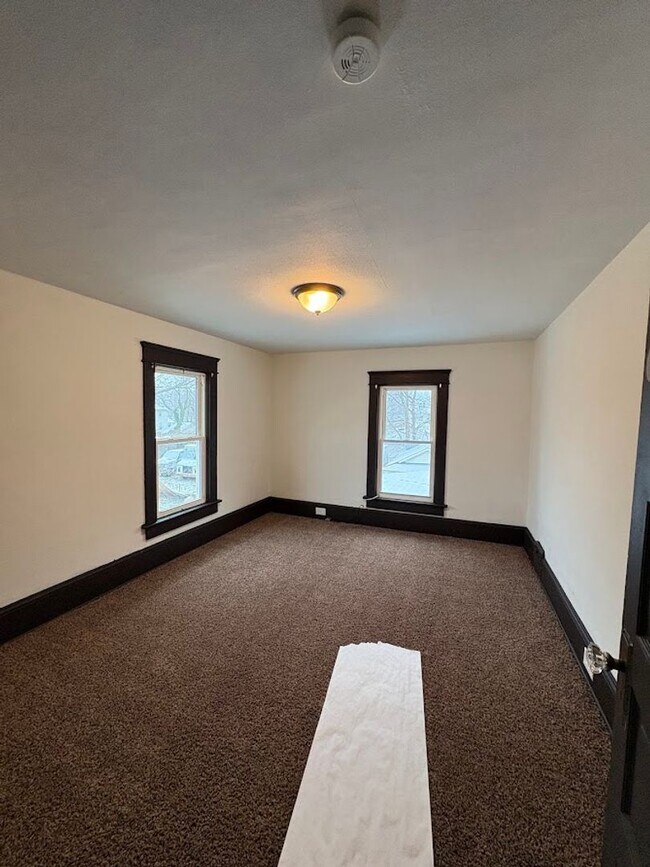 Foto del edificio - 1433 Kenmore Blvd