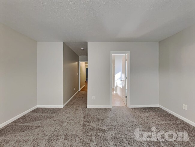 Foto del edificio - 4907 Long Iron Dr