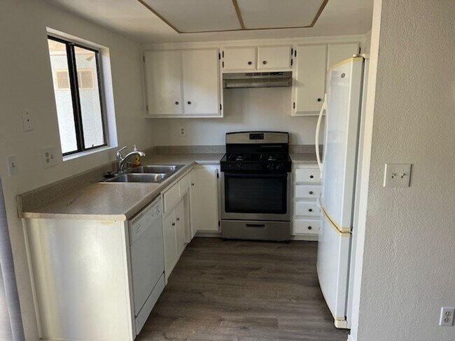 Building Photo - Walnut Meadows Condominium Complex HOA