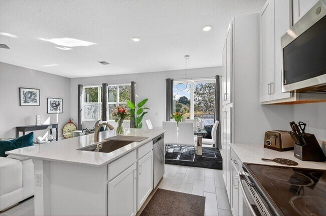 Foto del edificio - 4790 Navali Dr