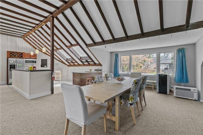 Foto del edificio - 167 Coggeshall Ave