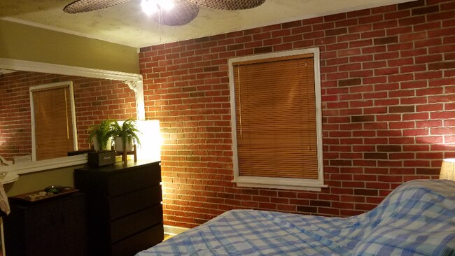 Foto del edificio - 2929 Selena Dr