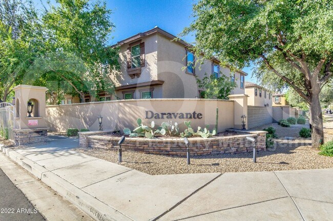 Foto del edificio - 8147 W Lynwood St