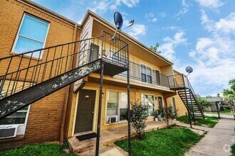 Building Photo - 8100 Creekbend Dr