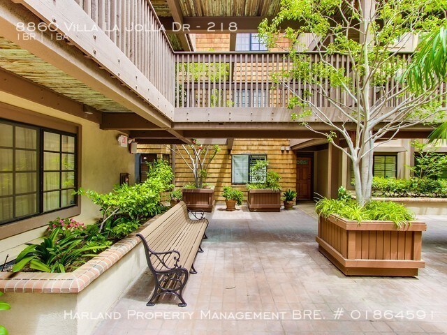 Foto del edificio - 8860 Villa La Jolla Dr