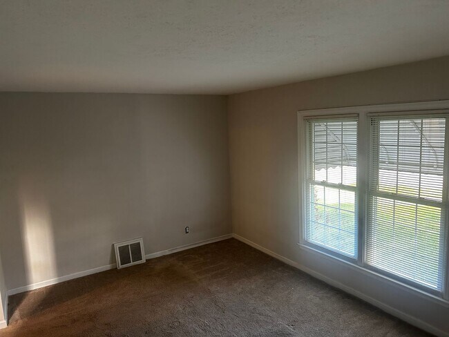 Foto del edificio - Charming 3 Bedroom, 2 Bathroom Home in Cuyahoga Falls