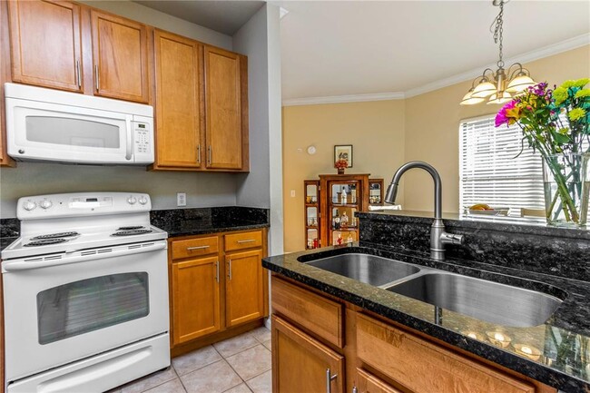 Building Photo - 2209 Portofino Pl