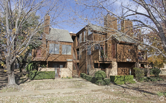 Building Photo - Oak Creek Condominiums