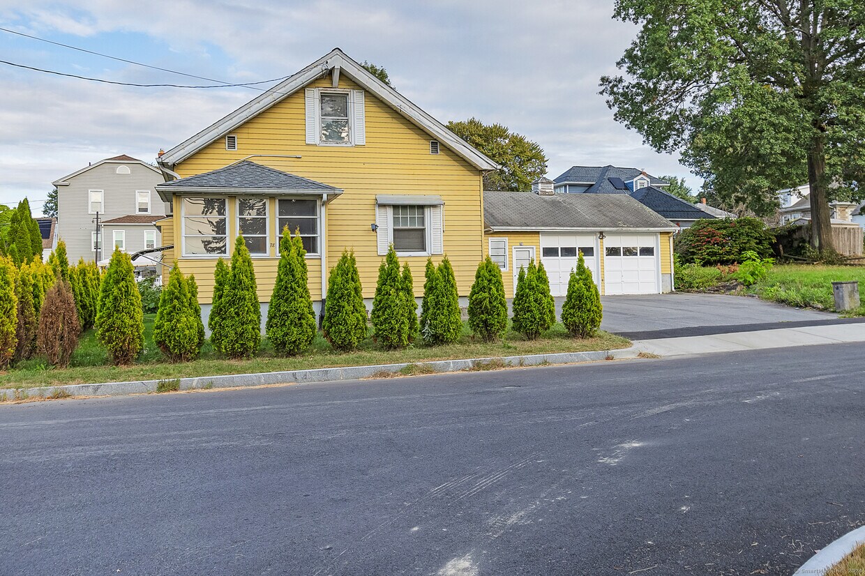 Primary Photo - 78 Meriline Ave